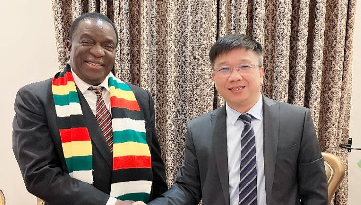 津巴布韦总统亲切会见k8凯发集团董事长王平卫